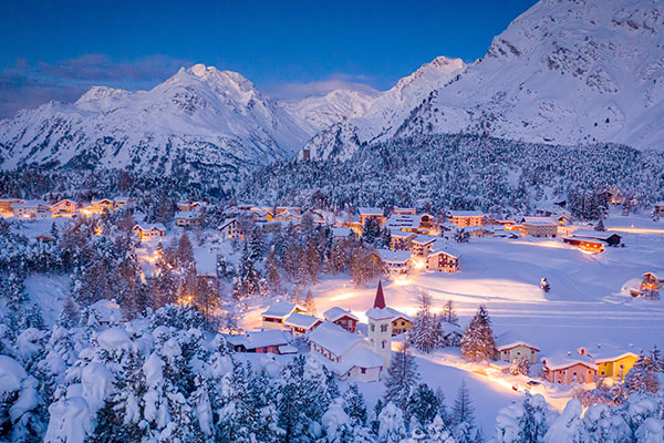 雪花玻璃球一般的美景