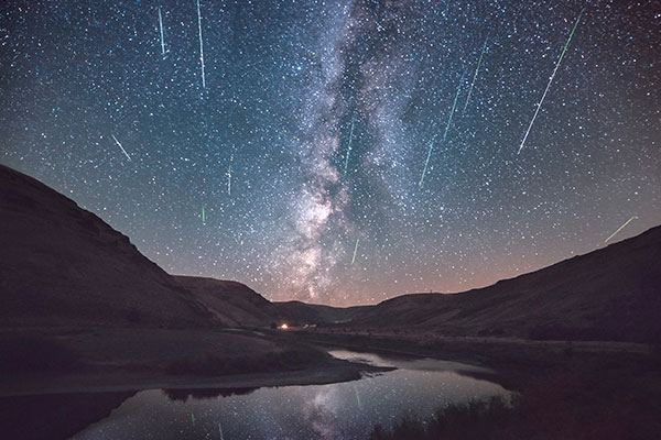 白杨木峡谷州立公园英仙座流星雨