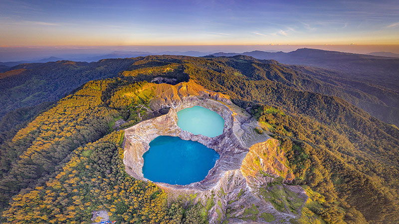 让人心旷神怡的克里穆图火山口湖