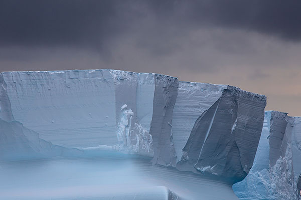 南极洲罗斯海的冰山
