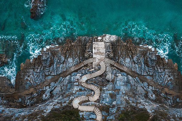 米罗伯塔莫斯海岸线上的楼梯