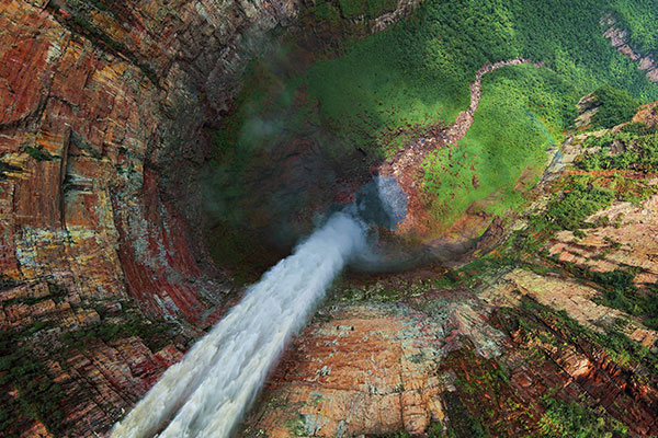 丘伦梅鲁瀑布鸟瞰图