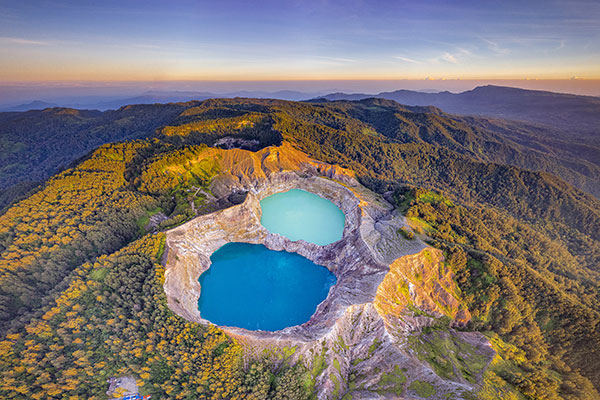让人心旷神怡的克里穆图火山口湖