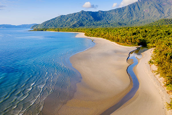 丹翠雨林的诺亚海滩