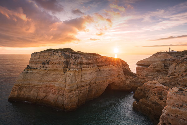 葡萄牙南部海岸阿尔凡齐纳灯塔