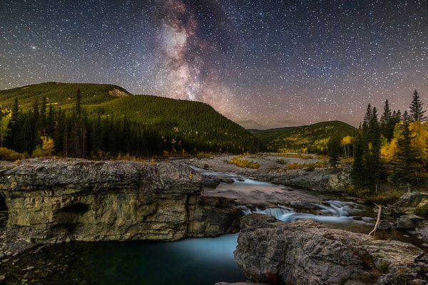 埃尔博河上空的银河