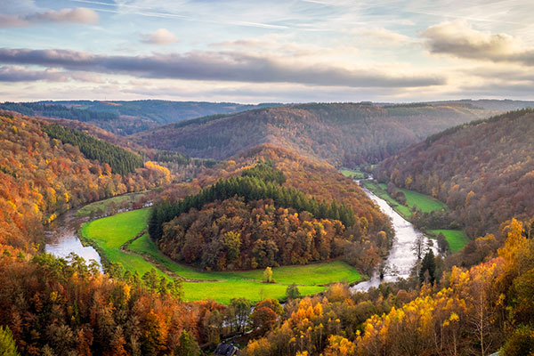 比利时布永市的巨人墓为