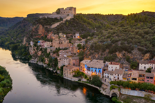 穿越数个世纪的埃布罗河