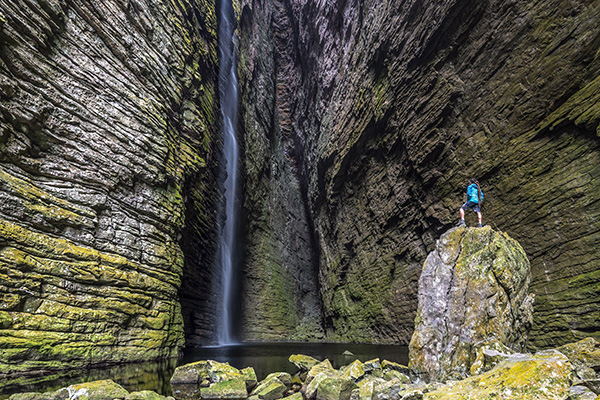 隐藏的自然奇观福玛萨瀑布