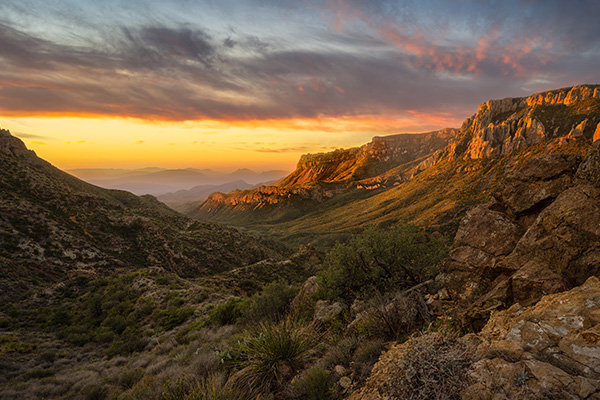 奇索斯山脉的星空岩石与孤寂