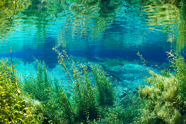 彩虹泉州立公园的彩虹河