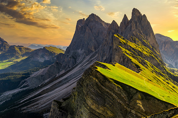 多洛米蒂山中最壮观的山峰之一塞切达