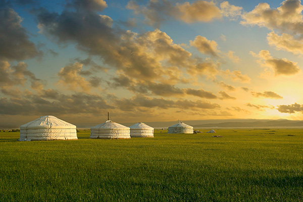 蒙古草原上的蒙古包