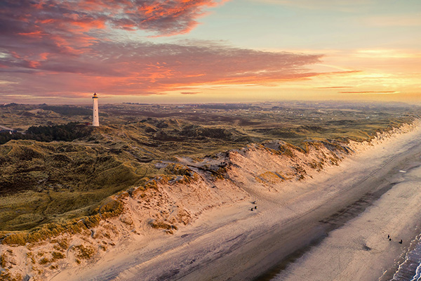 眺望大海的灵维格灯塔