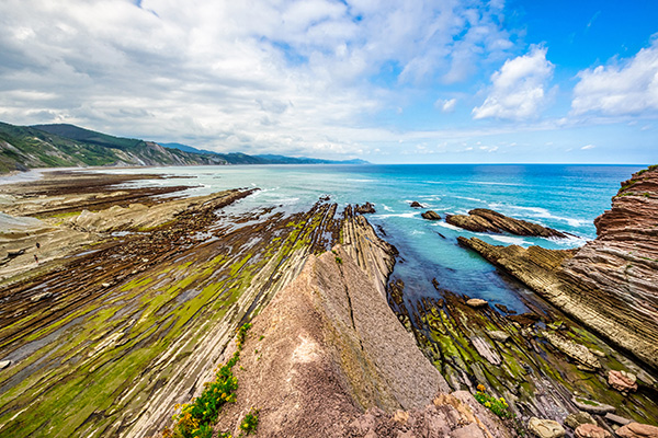 祖马亚随海而流的岩石