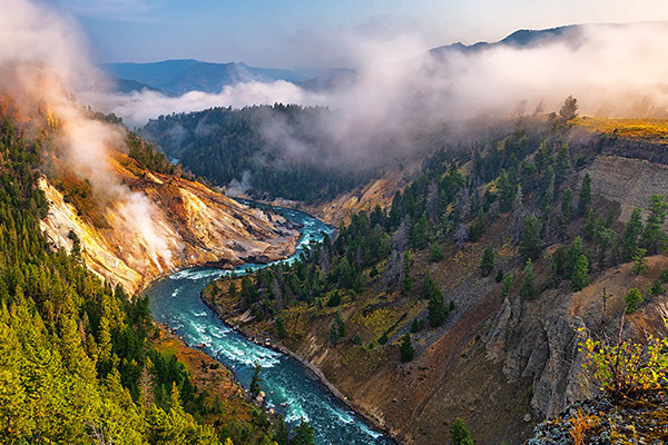 黄石国家公园里的黄石河