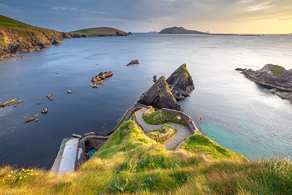 爱尔兰岛西端的西端邓金码头