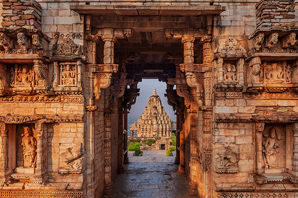 奇陶尔加尔堡忠勇的雕刻石