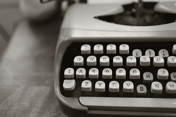 一台古老的打字机